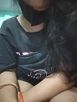 Snapshot of Hotty-Divya chatting on 07-02-26, 04:46 Hotty-Divya online show from 07-02-26, 04:46