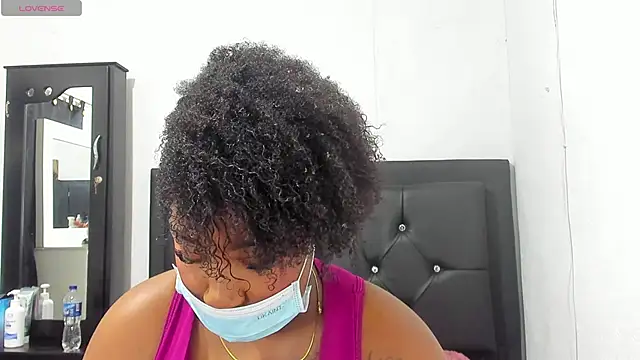 Snapshot of Natassha_brown1 chatting on 10-03-25, 02:04 Natassha brown1 online show from 10-03-25, 02:04