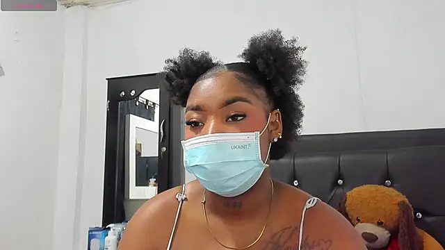 Snapshot of Natassha_brown1 chatting on 10-03-25, 10:44 Natassha brown1 online show from 10-03-25, 10:44
