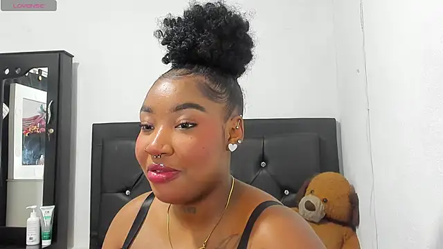 Snapshot of Natassha_brown1 chatting on 10-14-25, 12:44 Natassha brown1 online show from 10-14-25, 12:44