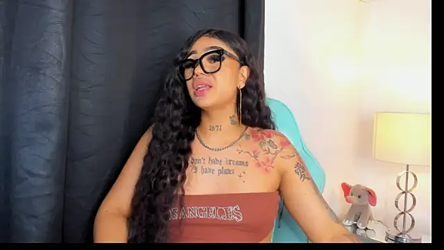 Snapshot of Mia_Jansen chatting on 03-18-25, 12:40 Mia Jansen online show from 03-18-25, 12:40