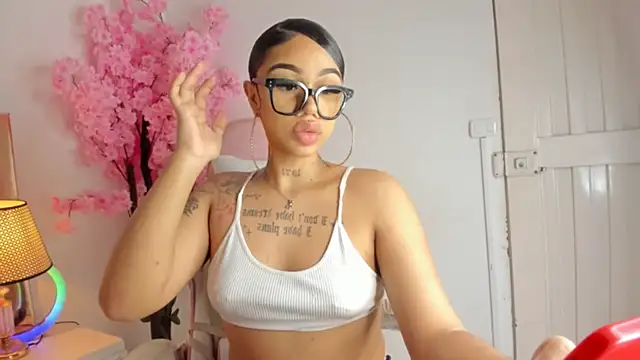 Snapshot of Mia_Jansen chatting on 02-26-25, 12:52 Mia Jansen online show from 02-26-25, 12:52