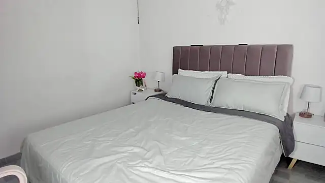 Ori valentina online show from 11-05-25, 06:44