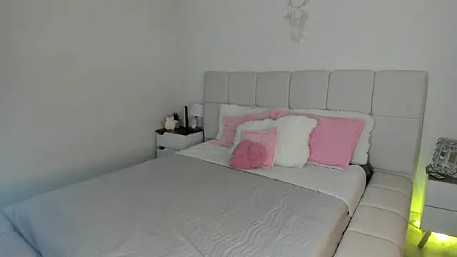 Ori valentina online show from 03-31-26, 08:33