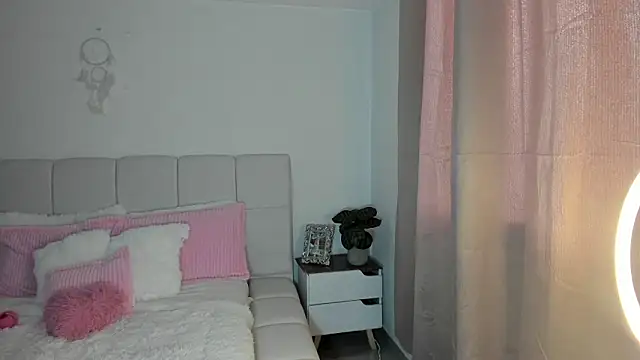 Ori valentina online show from 03-16-26, 08:55