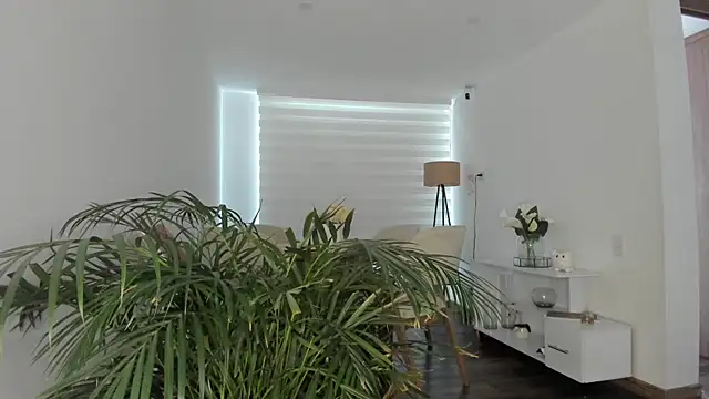 Snapshot of Ori_valentina chatting on 06-16-26, 09:37 Ori valentina online show from 06-16-26, 09:37
