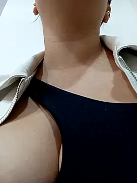 Lesly 10- online show from 10-19-25, 06:54