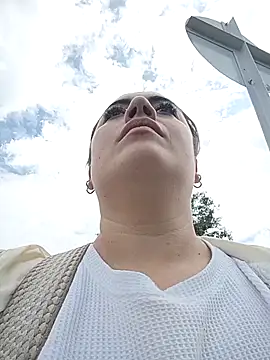 Lesly 10- online show from 11-17-25, 05:50