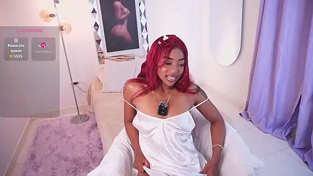 Alondrasparrow2 online show from 10-21-25, 09:30