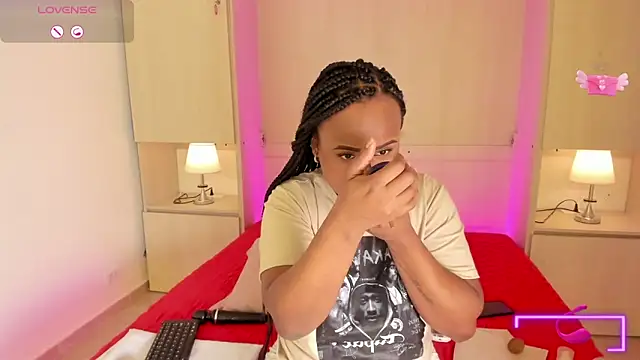 EmilyyStuart online show from 10-07-25, 04:13