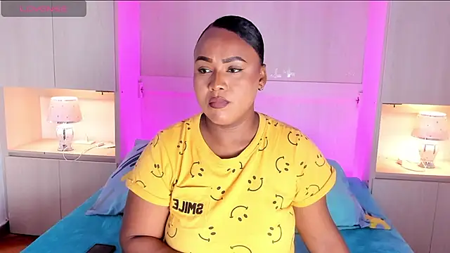 Snapshot of EmilyyStuart chatting on 02-14-26, 07:58 EmilyyStuart online show from 02-14-26, 07:58