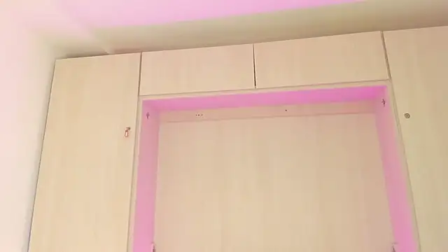 EmilyyStuart online show from 12-16-25, 04:06