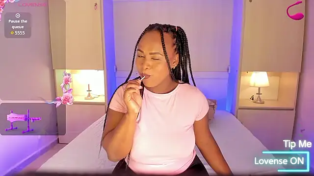 Snapshot of EmilyyStuart chatting on 01-16-26, 03:54 EmilyyStuart online show from 01-16-26, 03:54