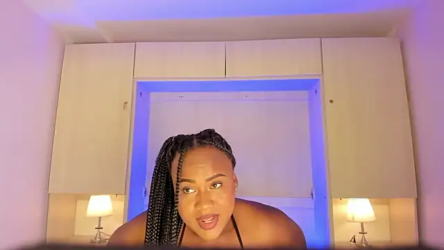 Snapshot of EmilyyStuart chatting on 01-17-26, 04:05 EmilyyStuart online show from 01-17-26, 04:05