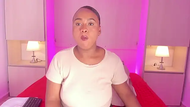 Snapshot of EmilyyStuart chatting on 03-01-26, 04:01 EmilyyStuart online show from 03-01-26, 04:01