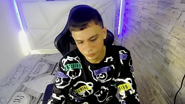 zacariasss  online show from 12-02-24, 08:50