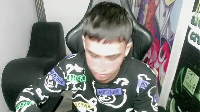 zacariasss  online show from 12-30-24, 03:14