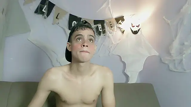 zacariasss  online show from 11-01-25, 03:24