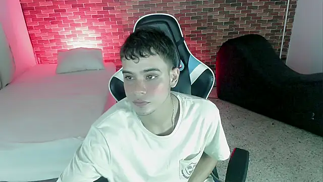 zacariasss  online show from 09-21-25, 03:11