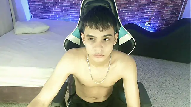 zacariasss  online show from 09-25-25, 03:56