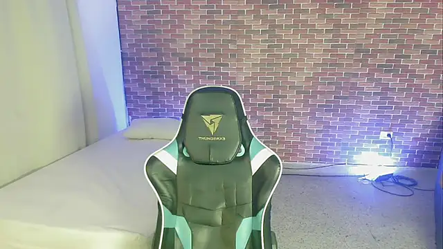 zacariasss  online show from 09-23-25, 03:57