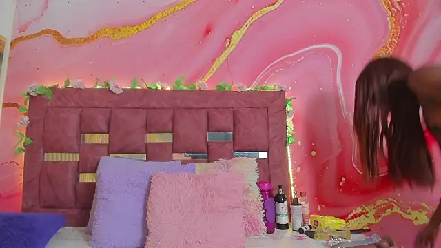 melody paris online show from 03-26-26, 10:46