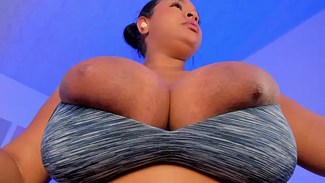 Brianna bigboobs online show from 07-18-26, 11:08