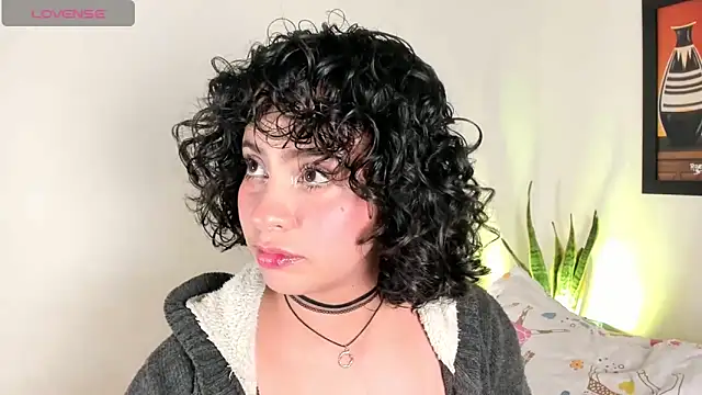 adriannyp 1 online show from 04-19-26, 06:47