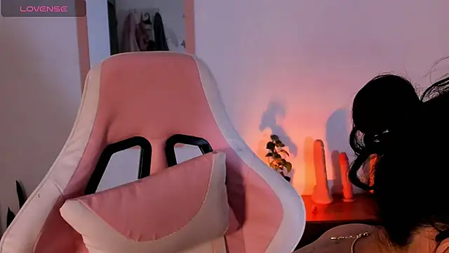 adriannyp 1 online show from 10-26-25, 03:51