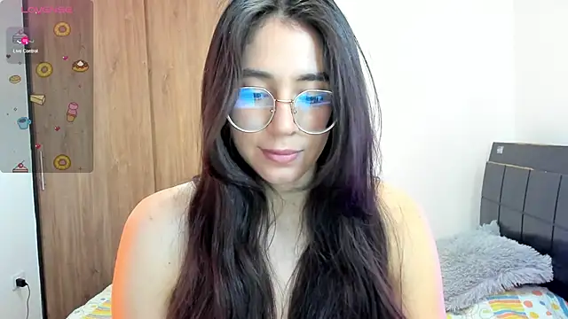 Snapshot of emmadiaz1 chatting on 01-21-25, 07:17 emmadiaz1 online show from 01-21-25, 07:17