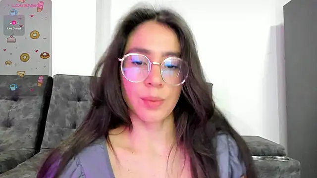 Snapshot of emmadiaz1 chatting on 01-30-25, 02:27 emmadiaz1 online show from 01-30-25, 02:27