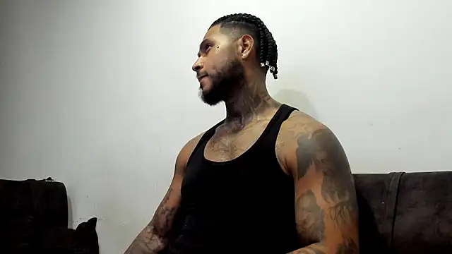 Snapshot of Exotic_tatto27121 chatting on 05-23-26, 06:01 Exotic tatto27121 online show from 05-23-26, 06:01