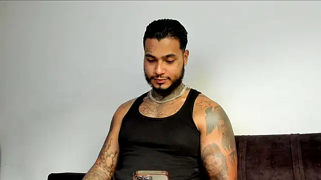 Snapshot of Exotic_tatto27121 chatting on 06-07-26, 08:58 Exotic tatto27121 online show from 06-07-26, 08:58