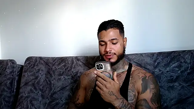 Snapshot of Exotic_tatto27121 chatting on 01-17-25, 07:38 Exotic tatto27121 online show from 01-17-25, 07:38