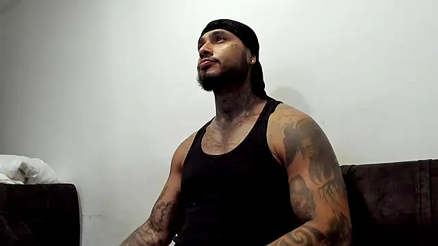 Snapshot of Exotic_tatto27121 chatting on 05-27-26, 01:04 Exotic tatto27121 online show from 05-27-26, 01:04