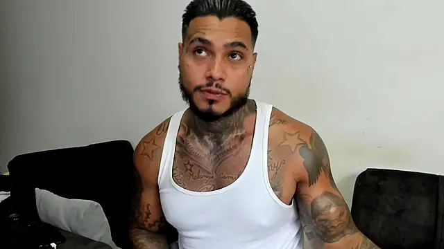 Snapshot of Exotic_tatto27121 chatting on 04-24-26, 08:55 Exotic tatto27121 online show from 04-24-26, 08:55
