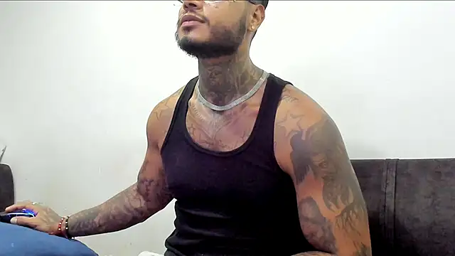 Snapshot of Exotic_tatto27121 chatting on 06-03-26, 04:13 Exotic tatto27121 online show from 06-03-26, 04:13