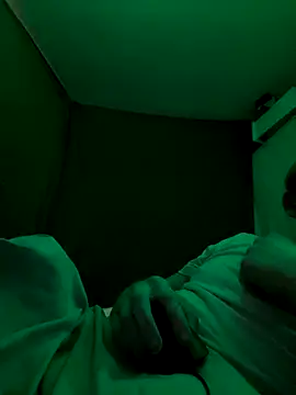 Snapshot of theoneandonlyniko chatting on 10-13-25, 08:38 theoneandonlyniko online show from 10-13-25, 08:38