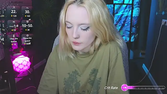 Snapshot of Crackling_Tatii chatting on 02-25-25, 08:53 Crackling Tatii online show from 02-25-25, 08:53