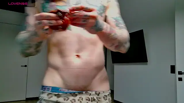 Snapshot of white_King9999 chatting on 05-20-26, 02:19 white King9999 online show from 05-20-26, 02:19