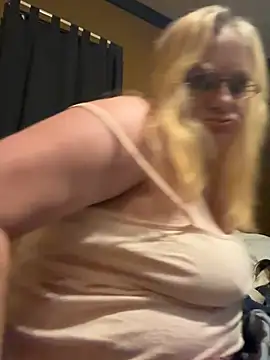 Snapshot of CherishWilliams chatting on 07-07-26, 06:05 CherishWilliams online show from 07-07-26, 06:05