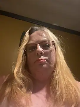 Snapshot of CherishWilliams chatting on 07-07-26, 07:34 CherishWilliams online show from 07-07-26, 07:34