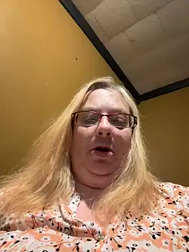 Snapshot of CherishWilliams chatting on 05-03-26, 01:11 CherishWilliams online show from 05-03-26, 01:11
