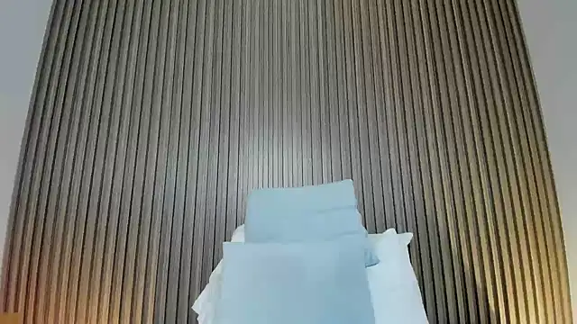 dania miller  online show from 10-04-25, 02:40