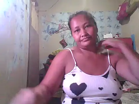 Snapshot of Sweetchuby1995 chatting on 05-30-26, 12:06 Sweetchuby1995 online show from 05-30-26, 12:06