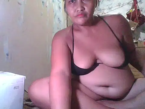 Snapshot of Sweetchuby1995 chatting on 05-31-26, 01:39 Sweetchuby1995 online show from 05-31-26, 01:39