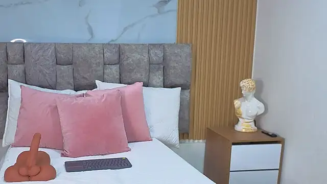 Snapshot of Khalifa_fletcher chatting on 11-24-25, 08:42 Khalifa fletcher online show from 11-24-25, 08:42