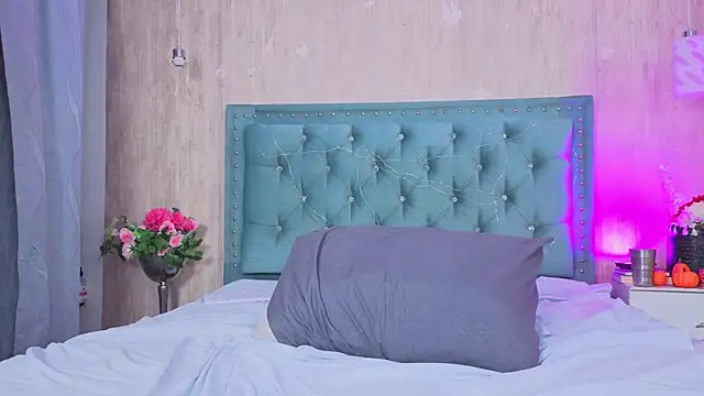 Alexa roussee online show from 11-14-25, 05:27