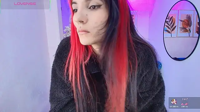 Snapshot of Dafne_huges chatting on 10-18-25, 07:16 Dafne huges online show from 10-18-25, 07:16