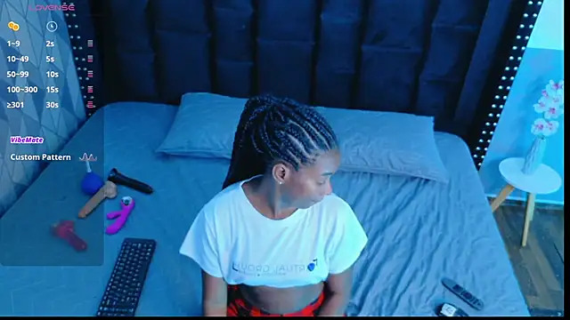 petitelittleebony online show from 09-17-25, 08:00